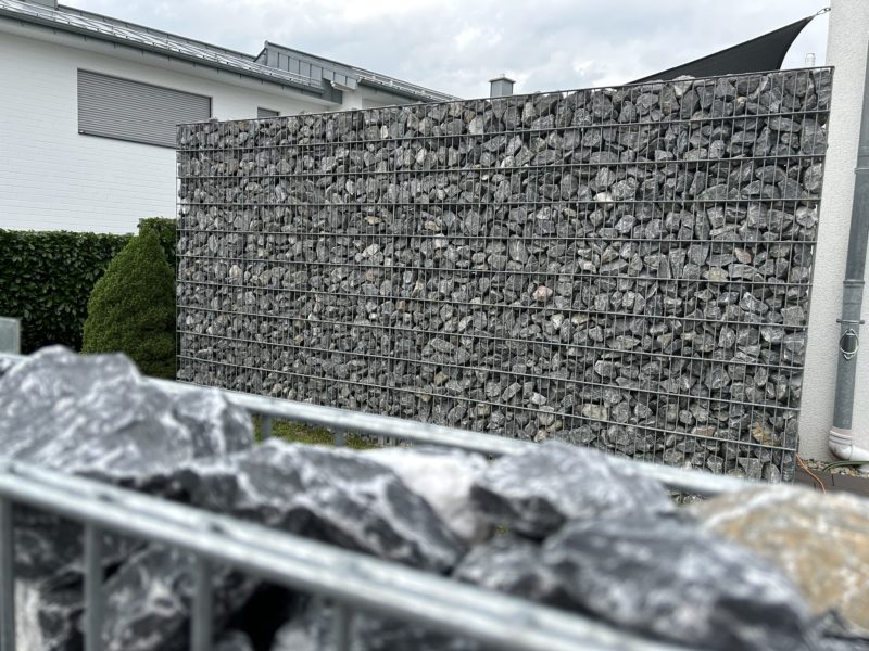 Gabionen als Sicht- und Lärmschutz Gabionen als Sicht- und Lärmschutz