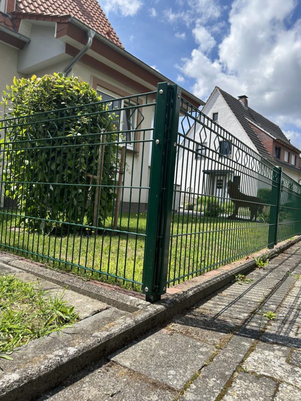 Schmuckzaun Werre als Vorgarten-Umzäunung.